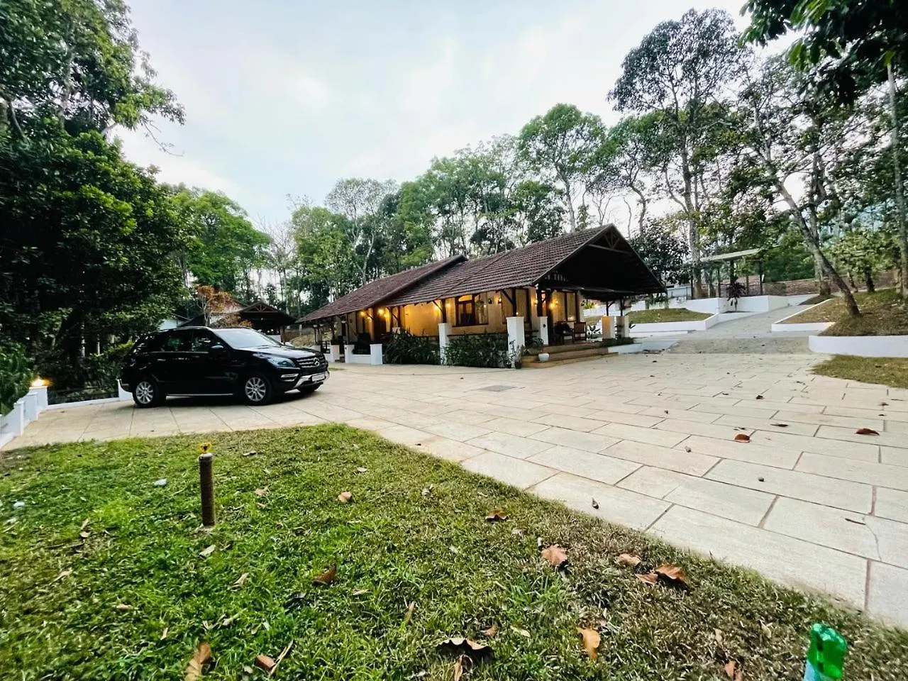 Drey At Druv Dakshin Farm Resort Padinjarathara 0*,  인도